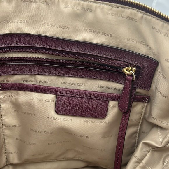 Michael Kors Medium Tote Saffiano Leather Merlot EUC - Picture 12 of 16